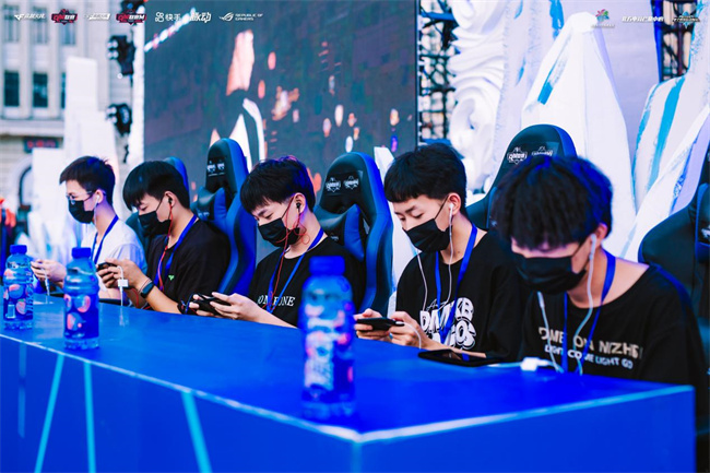 遇强即怂 遇强即怂