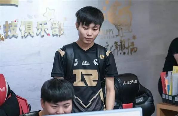 是投篮 是投篮